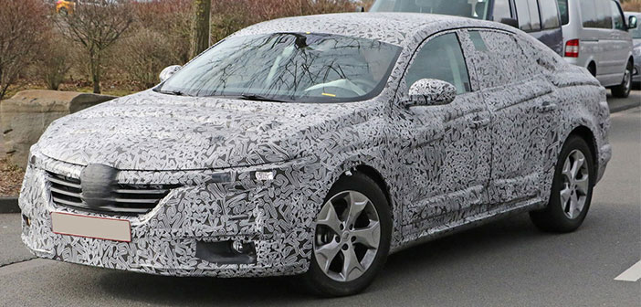 renault-laguna-2015-kamuflajli