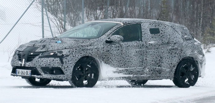 renault-megane-4-casus-cekimler