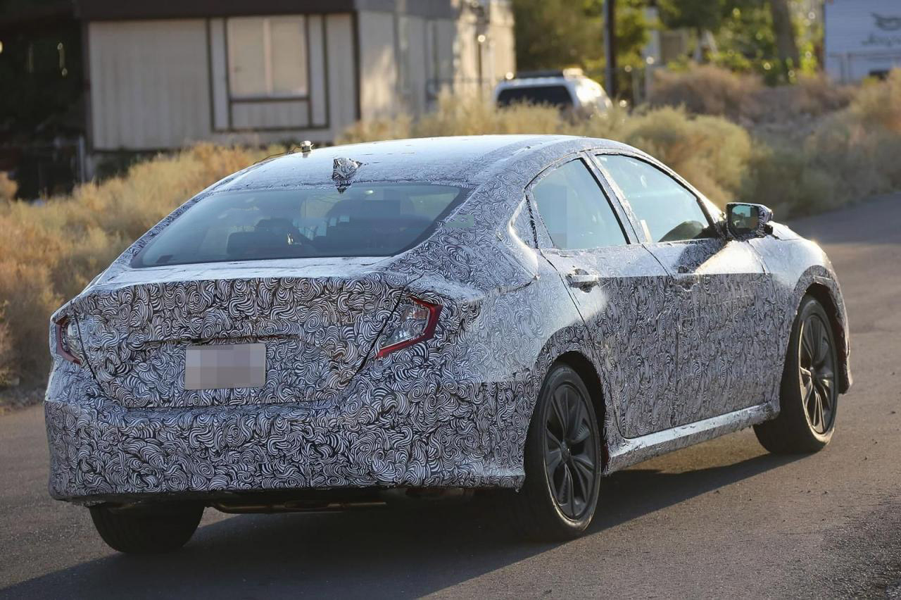 2017-honda-civic-sedan-kamuflajli-12