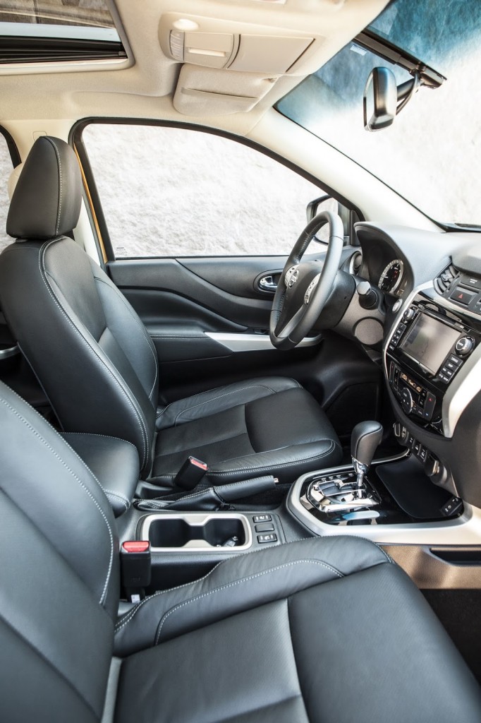 2016-nissan-navara-1