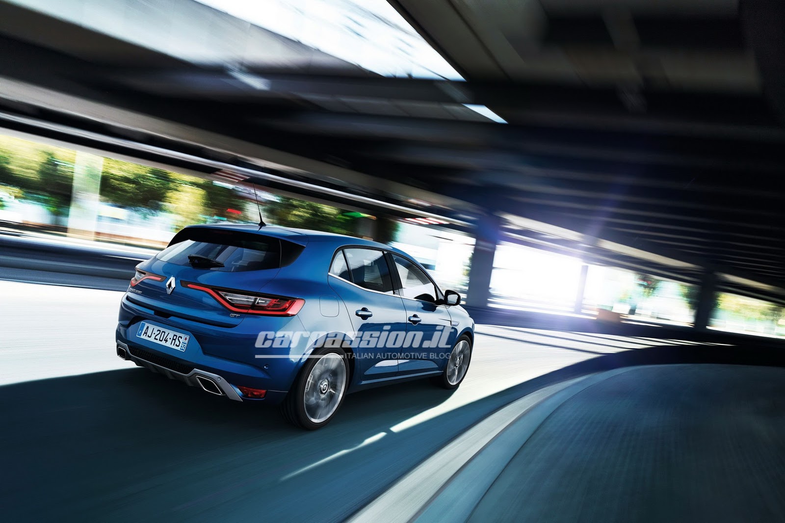 2016-renault-megane-2