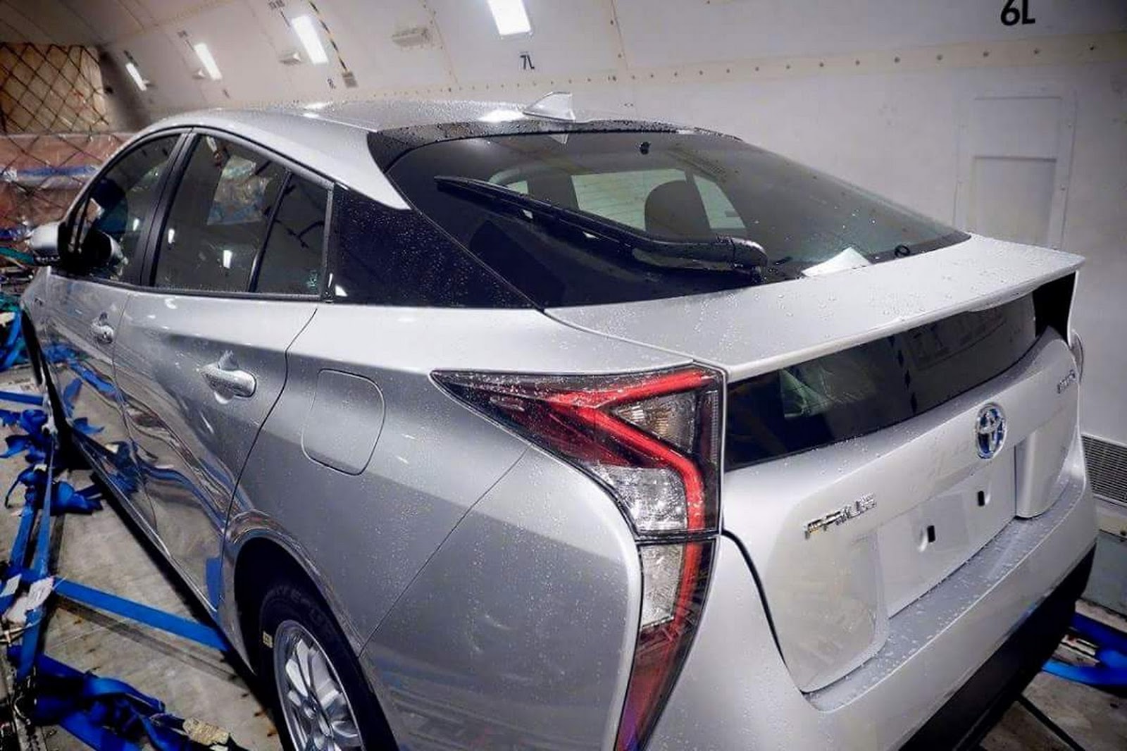 2016-toyota-prius-2