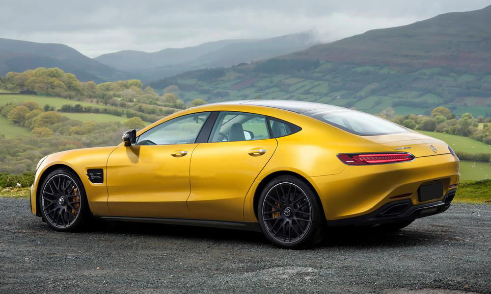 mercedes-benz-amg-gt4-render-1