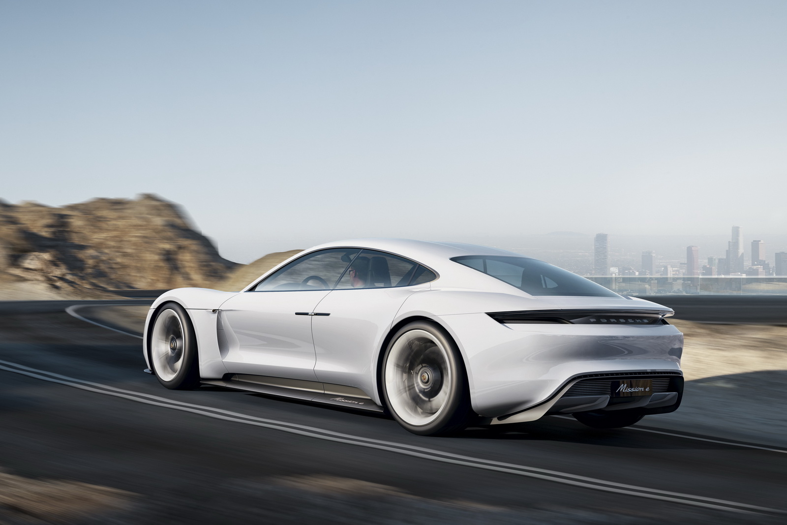 porsche-mission-e-konsept-2