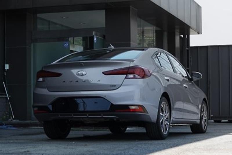 815bbd0a-2019-hyundai-elantra-2