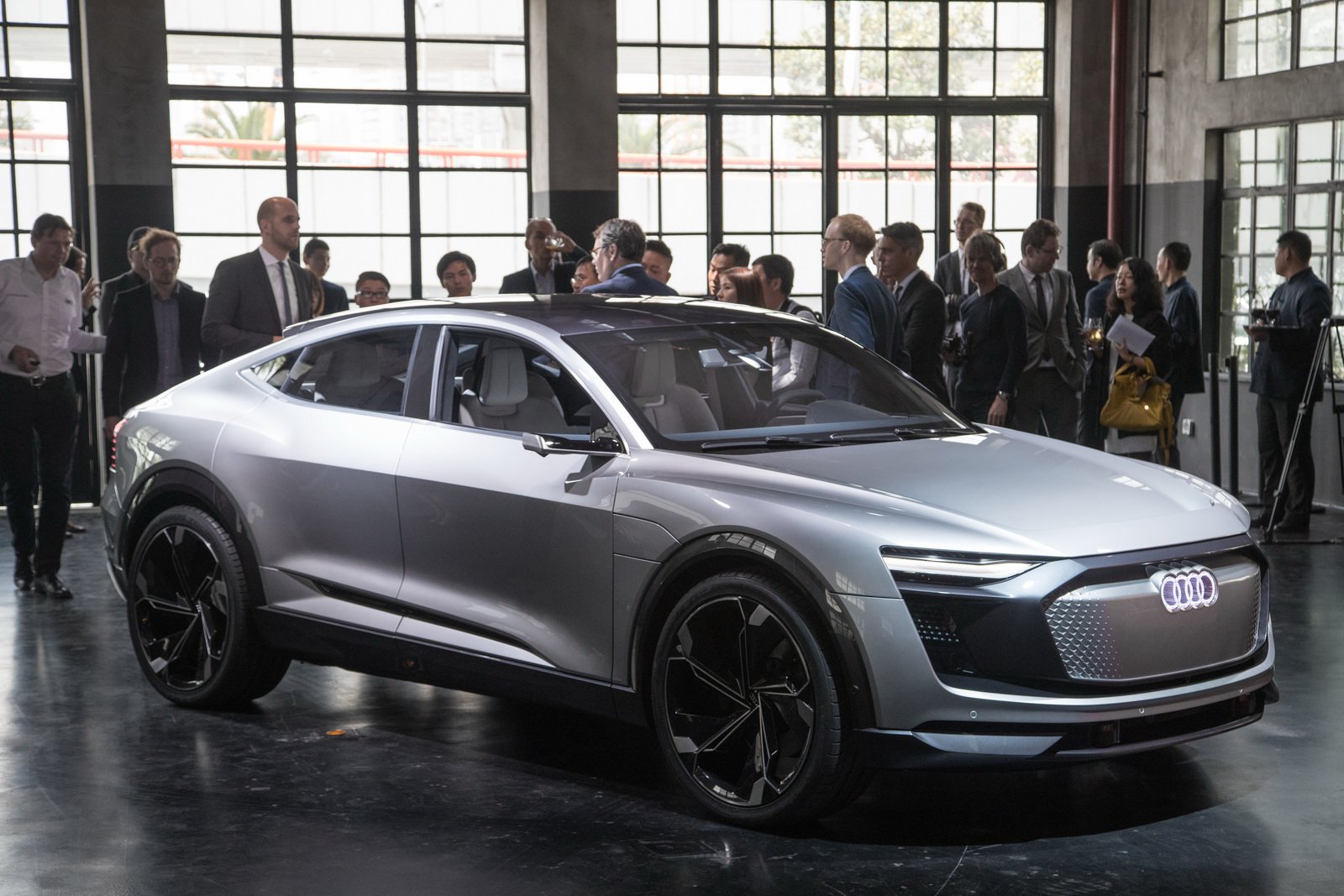 df20b2ed-2017-audi-e-tron-sportback-concept-15