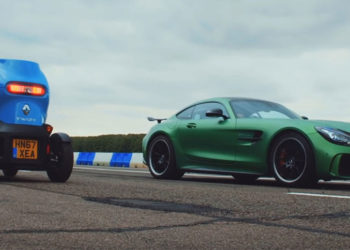 Twizy-vs-AMG-GT-R