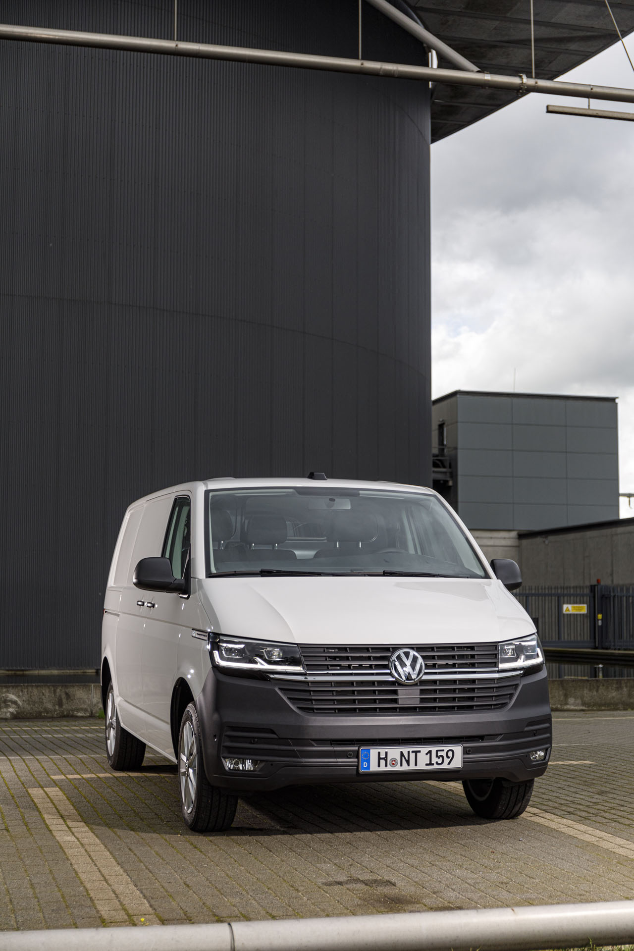 volkswagen_transporter_van_31
