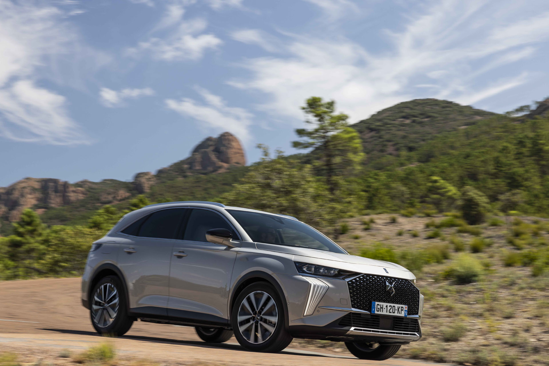 Yeni DS 7 Opera E-Tense 225, Türkiye'de satışta | OtoYazar